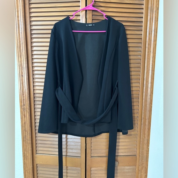 SHEIN black capelet top - Picture 2 of 4